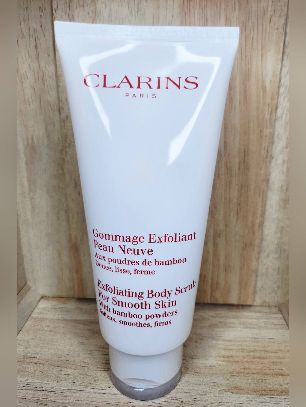 Clarins Exfoliating Body Scrub for Smooth Skin - 200ml